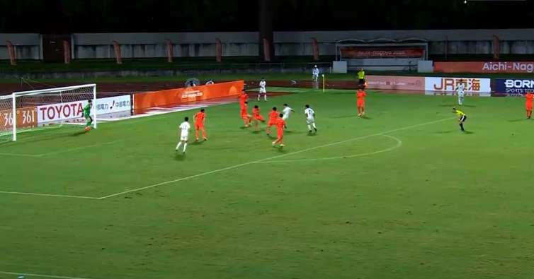 U23国足0-1落后!对手传中后防连续解围不干净,崔国后插上破门